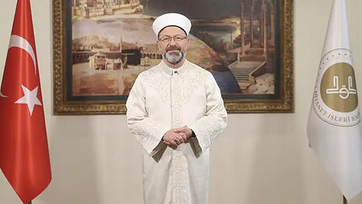 Diyanet İşleri Başkanı Erbaş'tan Kadir Gecesi mesajı: Dualarımızda mazlumlara yer verelim
