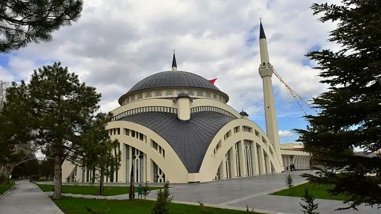 Diyanet İşleri Başkanı Prof. Dr. Erbaş, Malatya'da İlahiyat Camisi ve Kütüphanesi'ni Açtı