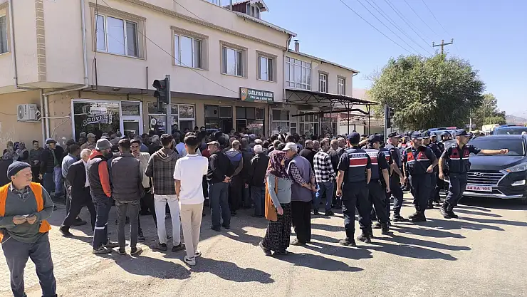 Doğanşehir Erkenek Mahallesi'nde Su Eylemi: Kaymakam Çözüm Sözü Verdi