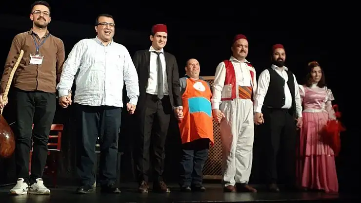 Dünya Tiyatro Günü'nde Gençler 'Perde' Dedi