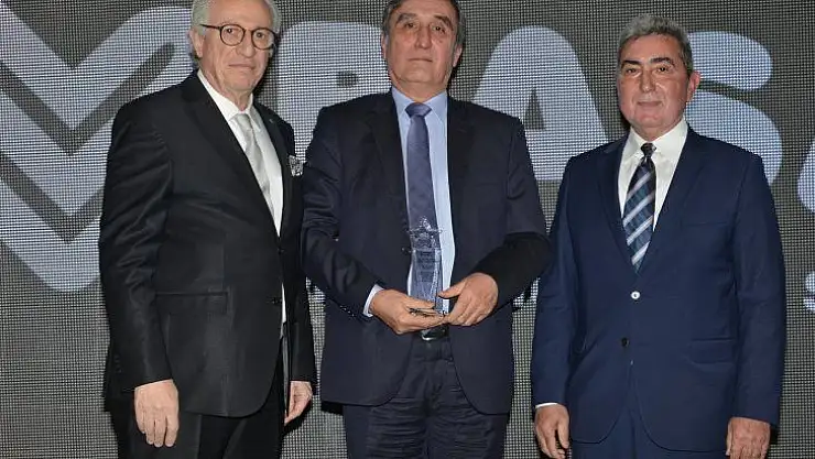 Ege Demir ve Demirdışı İhracatçılar Birliği ihracatın yıldızlarını ödüllendirdi