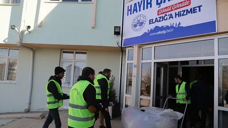 Elazığ Belediyesi Depremzedelerin Yanında