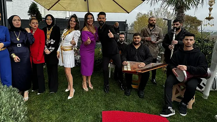 Eşinin jestine kayıtsız kalmadı
