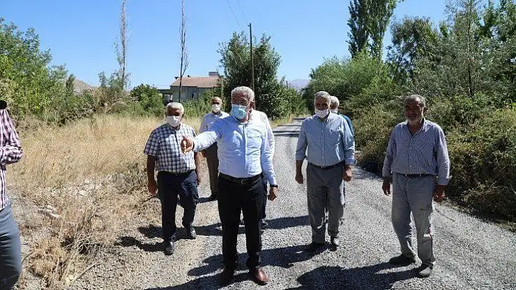 Eskimalatya Meydanbaşı mahallesinde 8 km'lik sathi kaplama çalışması gerçekleştirildi