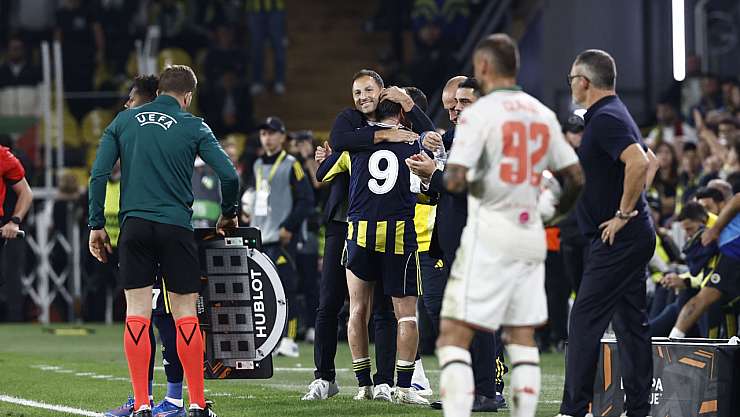Fenerbahçe, UEFA Avrupa Ligi'nde OGC Nice'i 2-1 Mağlup Etti