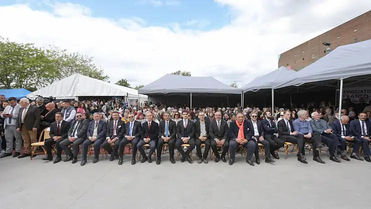 Fransa'nın Roubaix kentinde Eyüp Sultan Camii dualarla açıldı