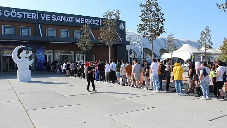 Gamingİstanbul (GIST)  Prof. Dr. Kadir Topbaş Gösteri ve Sanat Merkezi'nde oyunseverle buluştu.