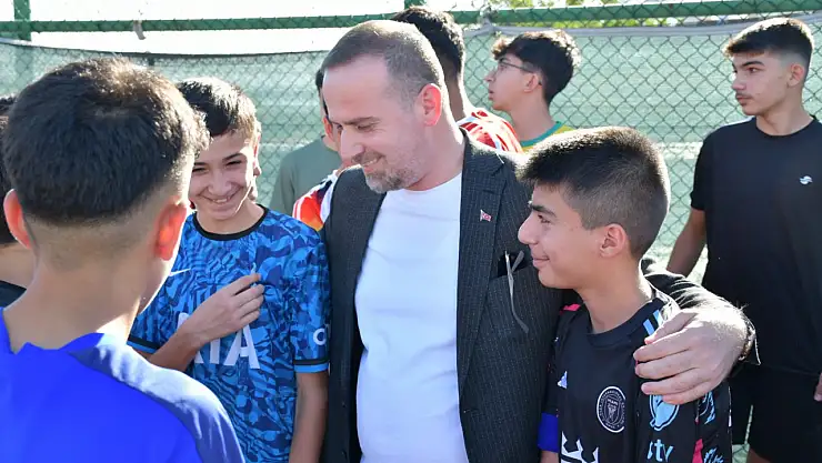 Genç yeteneklerin sahada ter döktüğü seçmelere ilgi büyük