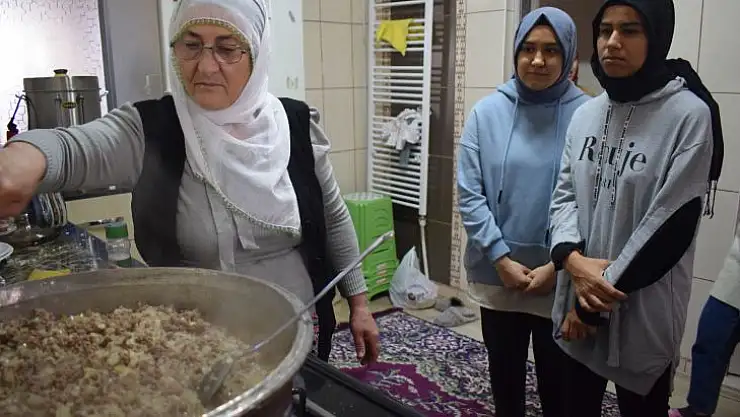 Gençlerden,  Kıdemli Gençlere Vefa