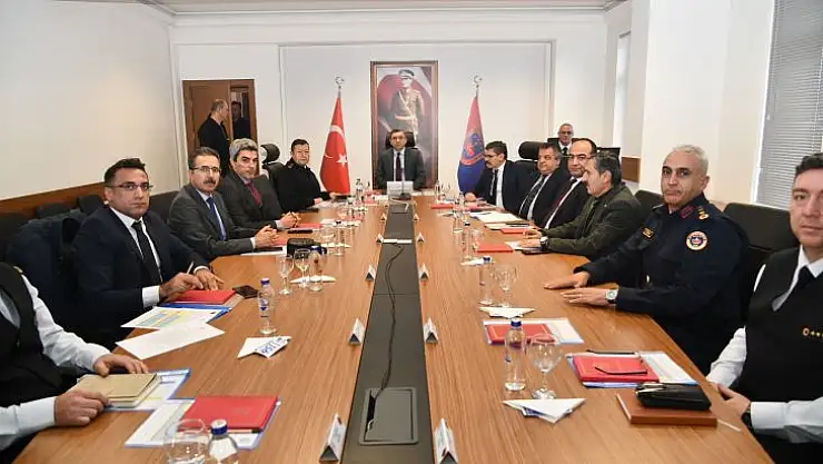 'Güvenli Trafik, Güvenli Tarım' Sempozyumu ve 'Önlem Al, Hayatta Kal' İşbirliği Protokolü VKS Toplantısı Gerçekleştirildi.
