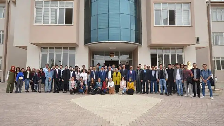 Akademisyenlerimizin projelerinin takipçisi bizzat ben olacağım