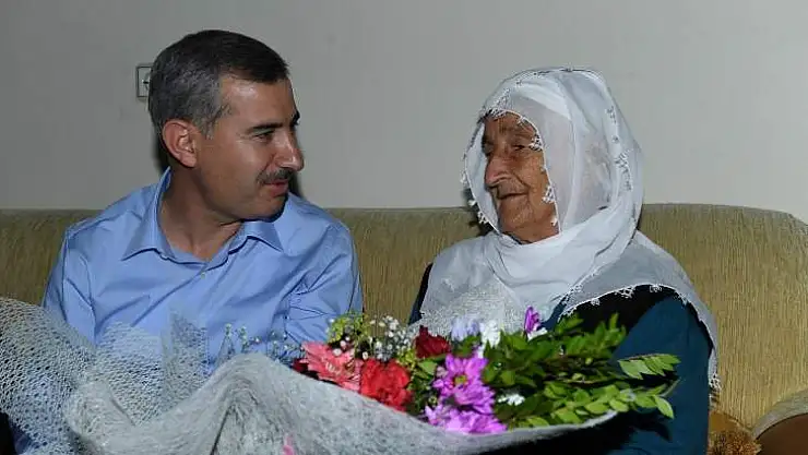 Annelerimiz, Hayattaki Kılavuzumuz, Yol Göstericimizdir