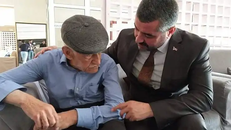 Avşar, Huzurevinde Yaşlılarla Biraraya Geldi