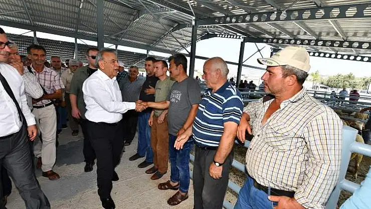 Bergama Kapalı Hayvan Pazarı Açıldı