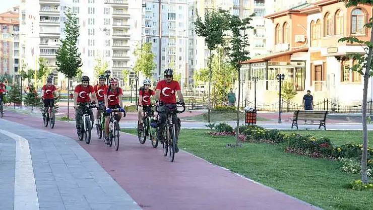 Pedallar 15 Temmuz Şehitleri ve Şehit Fethi Sekin Anısına Çevrildi