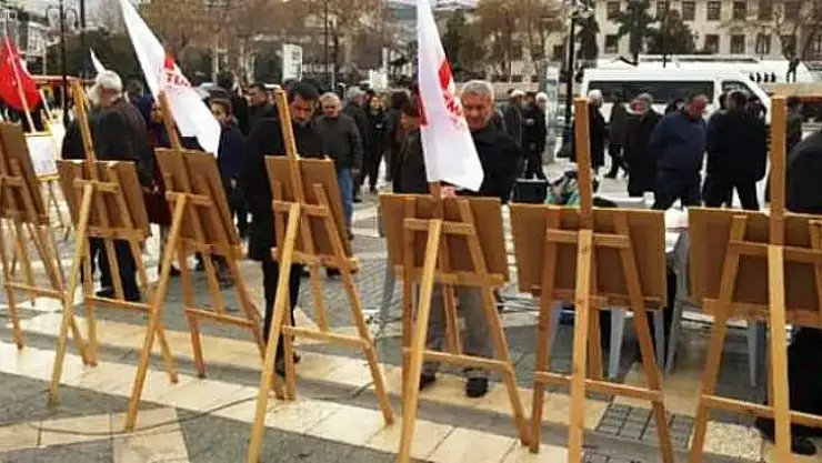 15 Temmuz Kadın Kolları Tarafından Resim Sergisi Açıldı