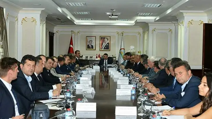 Yaş meyve sebze ihracatçılarına Aydın Şengül desteği