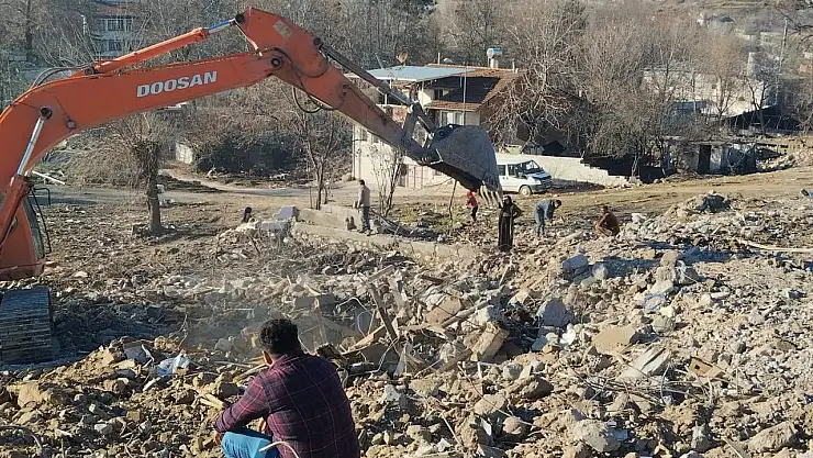Hafriyatçılar İhalenin iptalini istiyorlar…