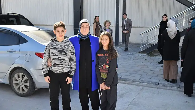 Hanife Yazıcı Çölyak Hastalarını ve Ailelerini Bilgilendirme Programına Katıldı