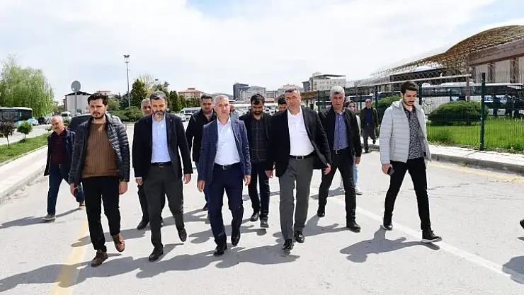 Hep Birlikte El Ele Vererek Zorlu Günlerin Üstesinden Geleceğiz