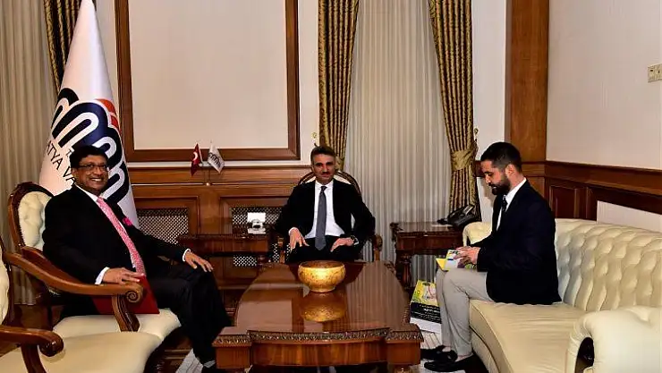Hindistan Büyükelçisi Sanjay Bhattacharyya Vali Baruş'u Ziyaret Etti