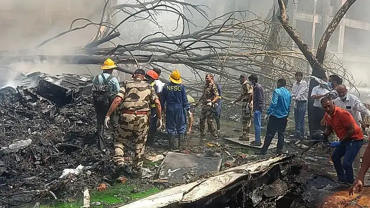 Hindistan'da meydana gelen uçak kazasında ölü sayısı 270'e yükseldi