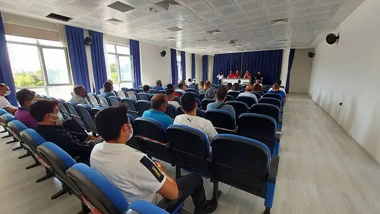 İl Müdürü Kayhan Antrenörlerle Toplantı Yaptı