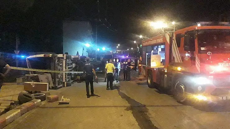 İşçi servisi ile otomobil çarpıştı: 1 ölü 13 yaralı