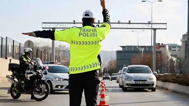 İstanbul'da bazı yollar trafiğe kapatıldı
