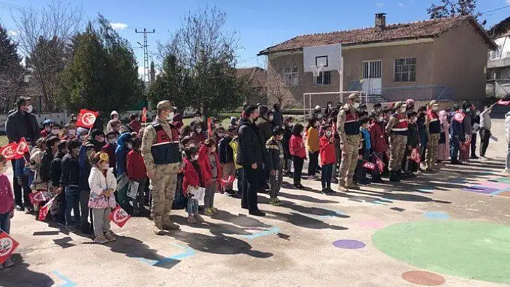 İstiklal Marşının Kabulü'nün 100. Yılında Jandarmadan Anlamlı Ziyaret.