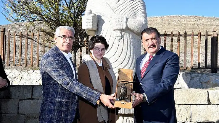 İtalyan Gazeteciler Arslantepe'yi gezdi