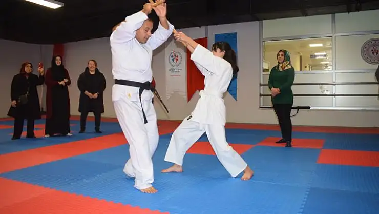 Kadınlara Savunma Sporları Hakkında Eğitim Verildi