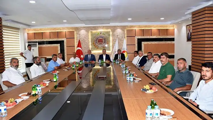Kâhtalı ve Çakır Ticaret Borsasını ziyaret etti.