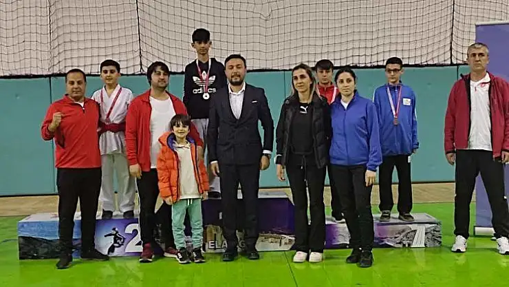 Karate Anadolu Yıldızlar Ligi (ANALİG) Grup Müsabakalarından Madalya İle döndüler