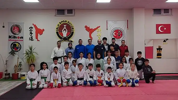 Karate Milli Takım Antrenörü İdris  Gürbüz Malatya'da Karate Semineri  Verdi.