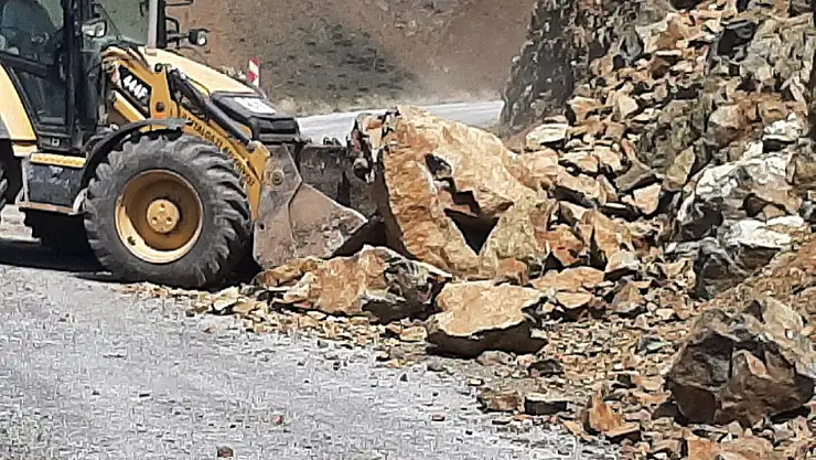 Kırsal Mahallelerde Ulaşım Altyapısı Güçlendiriliyor