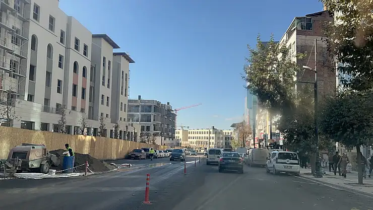 Kışla Caddesi'nde Trafik Nefes Aldı: Çift Şerit Tekrar Hizmette