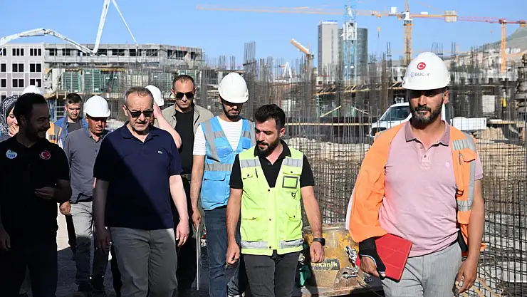 Kışla Caddesi ve Saray Mahallesinde inşaatlar devam ediyor