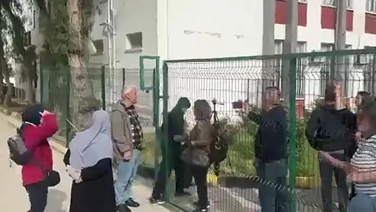 KKTC'de başörtülü öğrenciye engel