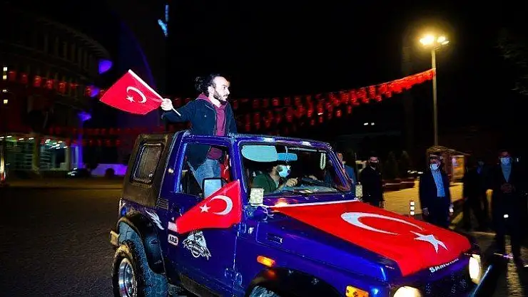 Klasik Araçlar 23 Nisan Konvoyu Oluşturdu