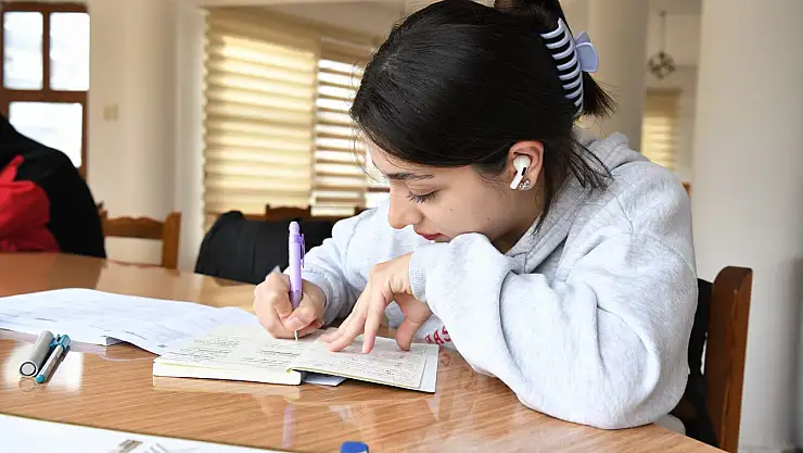 Kütüphane yatırımlarının daha bilinçli ve okuyan bir toplum oluşturmada önemli bir görev üstlenmektedir