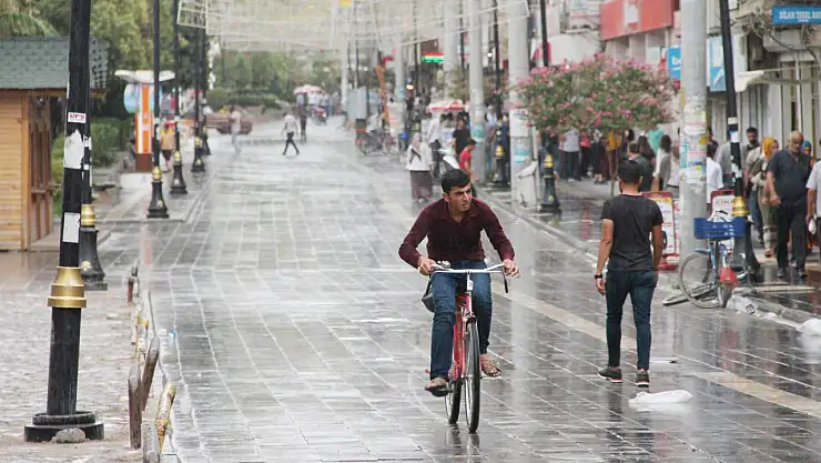Kuzey ve doğuda sağanak uyarısı: Sıcaklıklar mevsim normallerinin üzerinde