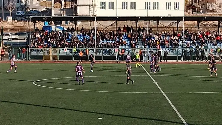 Malatya Arguvanspor  evinde  Artvin Hopaspor ile 1-1 berabere kaldı.