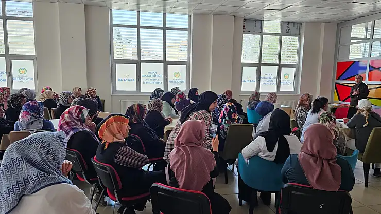 Malatya Büyükşehir Belediyesi Aile Yılı Kapsamında Seminer Düzenledi.