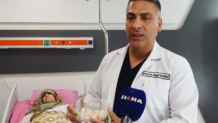 Malatya'da 73 Yaşındaki Hastanın Dizinden 24 Taşlaşmış Tümör Çıkarıldı