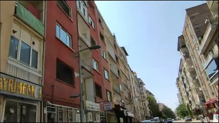 Malatya'da ağır hasarlı evde İntihar