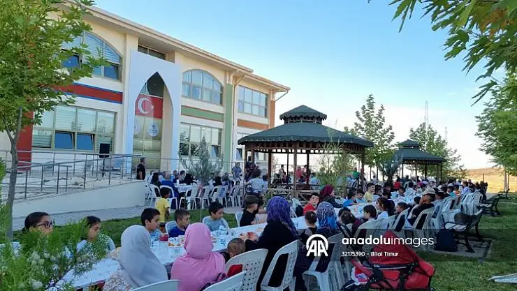 Malatya'da depremde hayatını kaybedenler dualarla anıldı