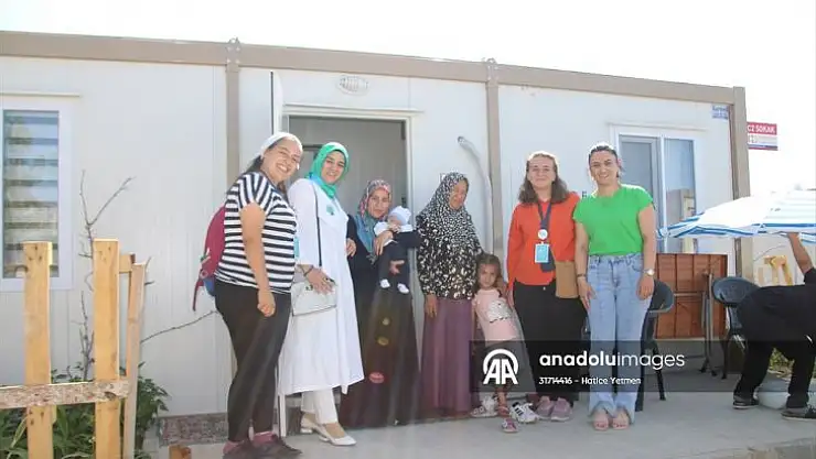 Malatya'da depremzede ailelere yeni doğan bebekleri için set dağıtıldı