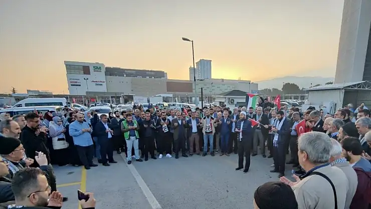 Malatya'da İHH üyeleri İncirlik Üssü'ne gitmek için yola çıktı