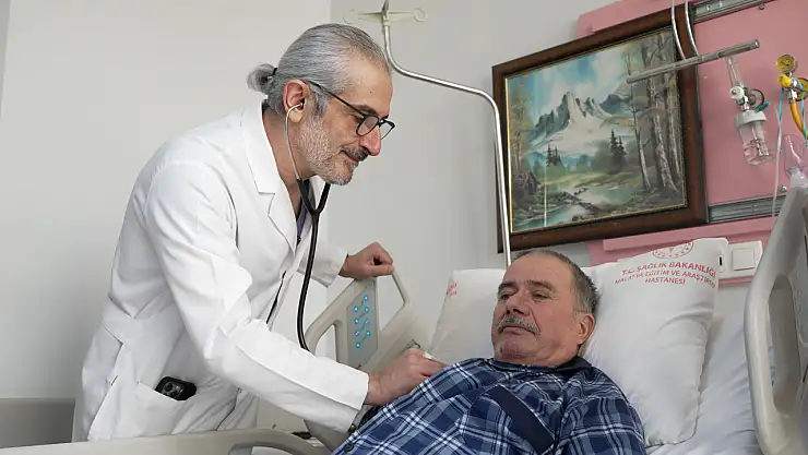 Malatya'da İlk Kez Kapalı Aort Onarımı Yapıldı: 66 Yaşındaki Hasta Hayata Tutundu